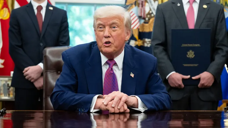 El presidente de Estados Unidos, Donald Trump, en la Oficina Oval de la Casa Blanca, 9 de mayo de 2025.